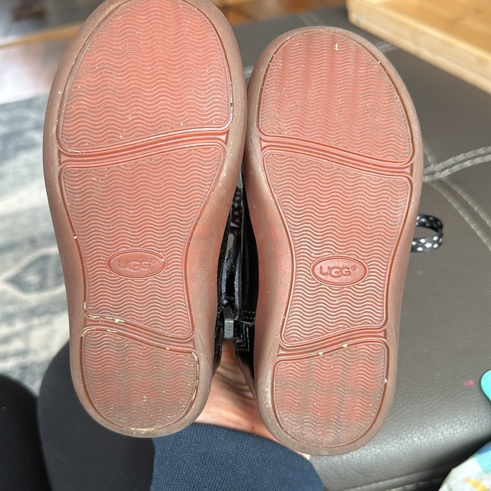 Girls ugg boot - Picture 4 of 4